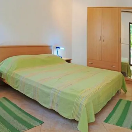 Apartman Vuskovic דירה