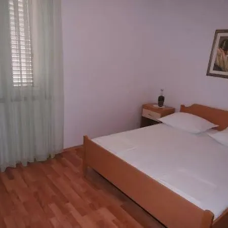 Apartman Vuskovic דירה *